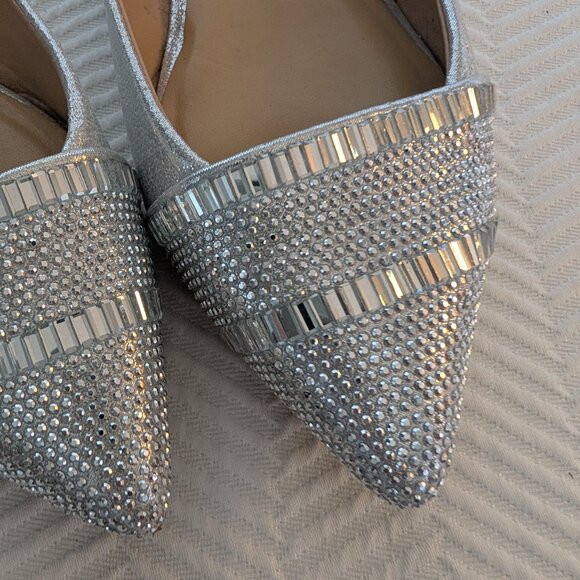 Aldo Silver Sparkle Pointy Toe Flats Size 9 Rhinestone Embellished Metallic - Picture 3 of 9